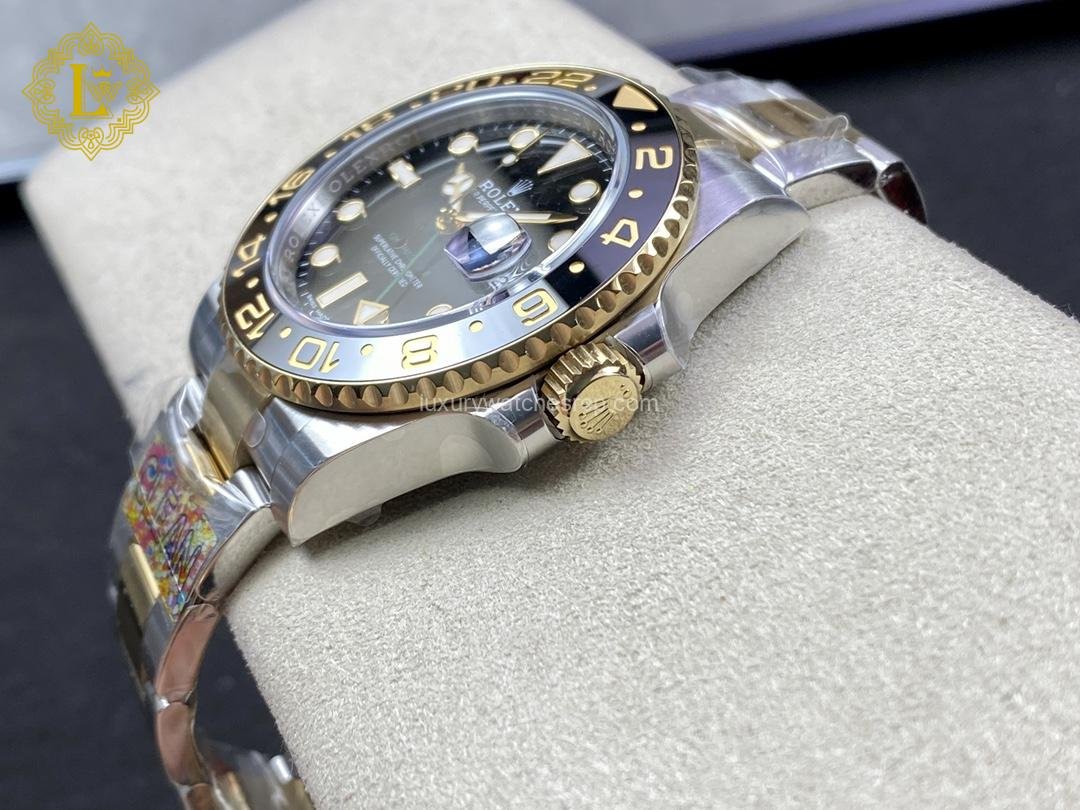 Rolex GMT-Master II Two-Tone Green Hand - 116713LN Replica