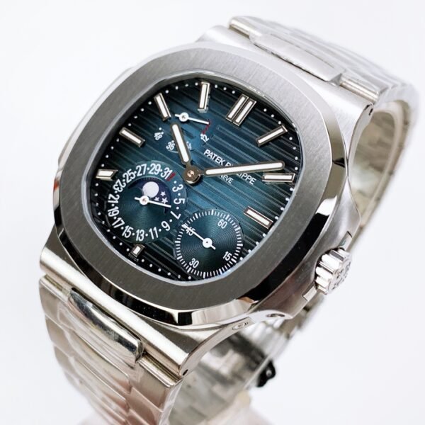 Patek Philippe Nautilus 5712 Blue Dial Replica