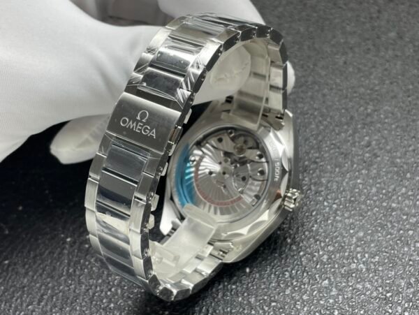 OMEGA Seamaster Acqua Terra 150 m Worldtimer 220.32.43.22.10.001 Replica