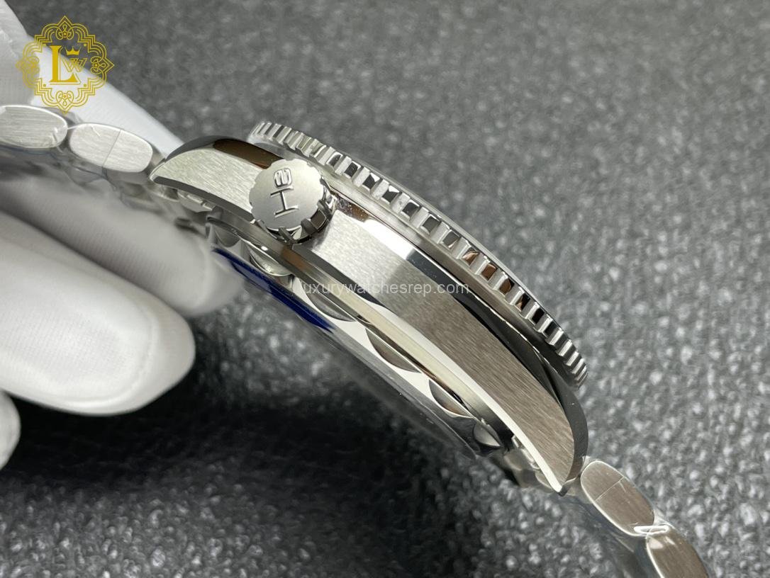 OMEGA Seamaster Acqua Terra 150 m Worldtimer 220.32.43.22.10.001 Replica