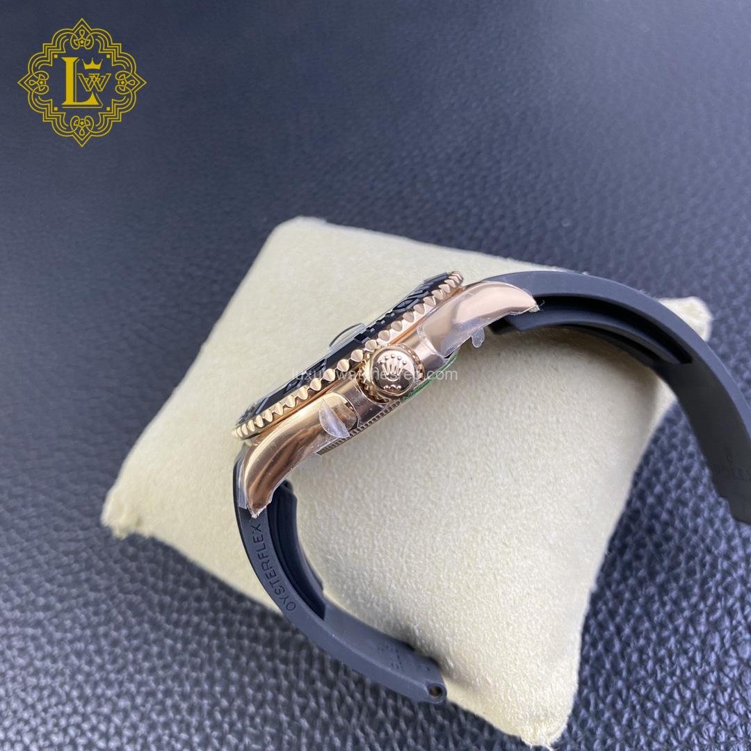 Rolex Yacht Master Black Dial Rose Gold Oysterflex - 116655 Replica